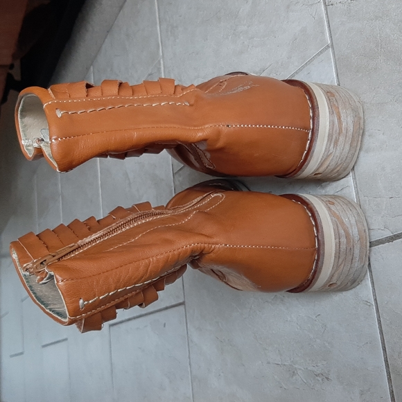 Rare Like Smug by Prophecy Brown Leather Booties Size 7.5 - Picture 7 of 12